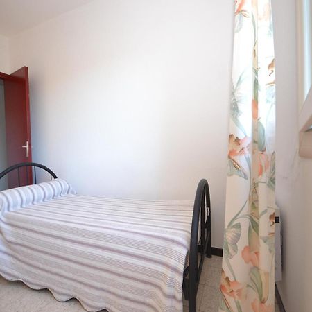 Apartment With Pool Amid Vineyards And Near The Beach Мез Екстер'єр фото