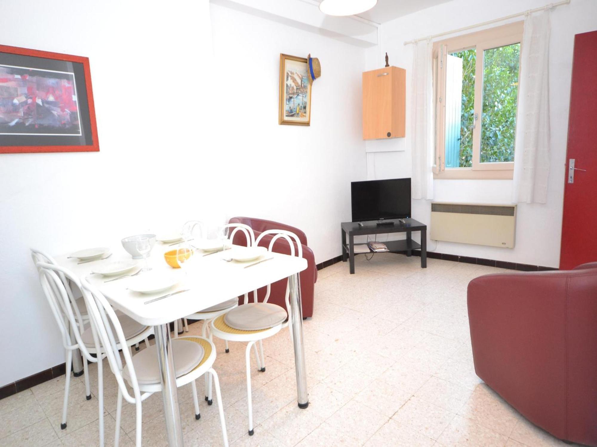 Apartment With Pool Amid Vineyards And Near The Beach Мез Екстер'єр фото